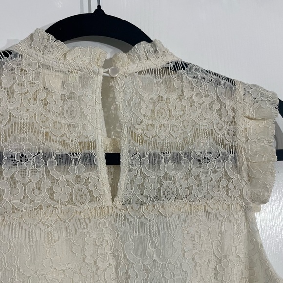 Monteau Ivory Lace Top - Picture 4 of 8